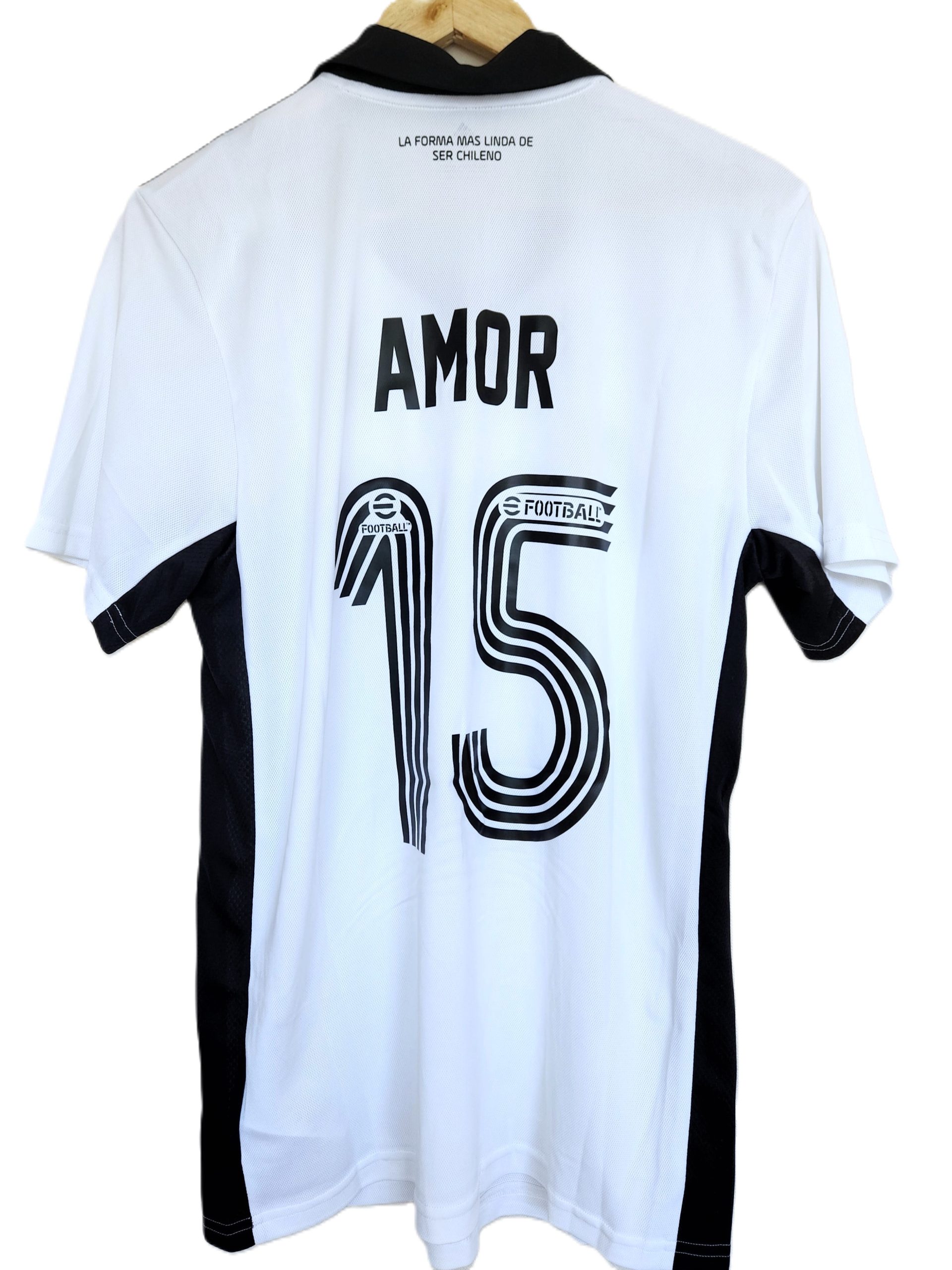 Camiseta Emiliano Amor Colo-Colo 2022