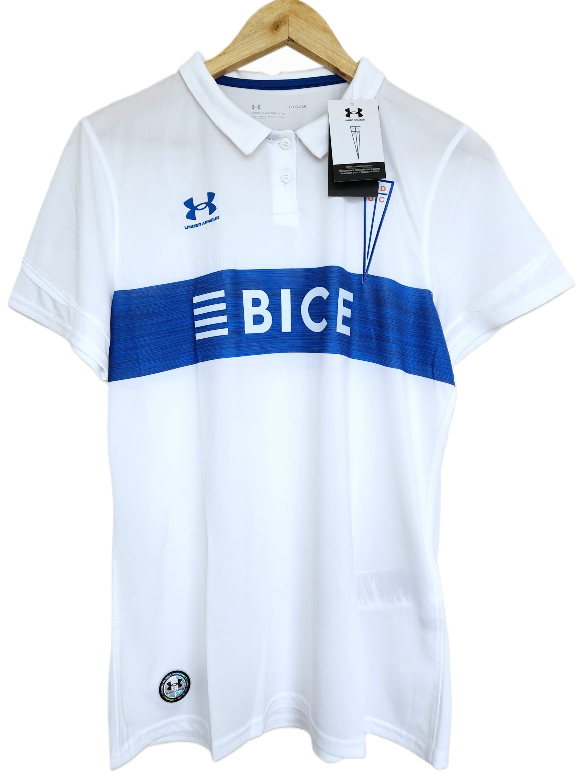 Camiseta Mujer Universidad Católica 2023